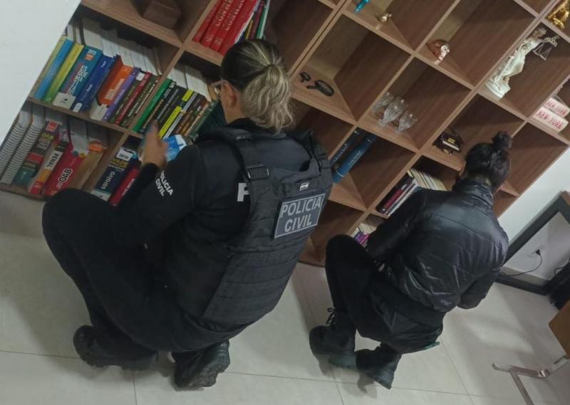 Operação da Polícia Civil desvenda esquema de transmissão de mensagens para dentro do Conjunto Penal de Brumado; advogadas são alvo