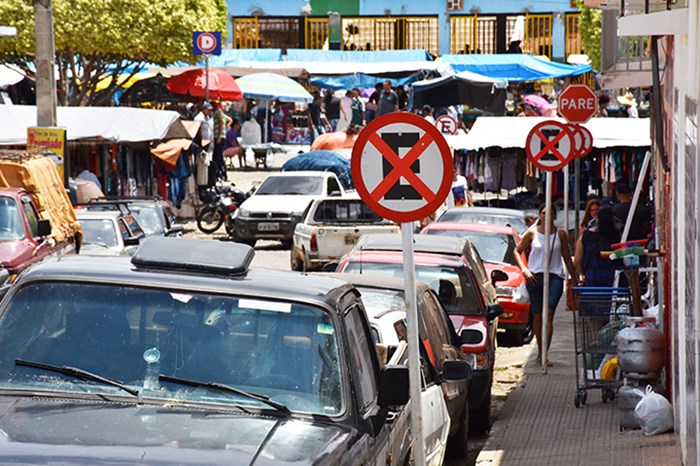 Prefeitura e CDL discutem regularização da feira-livre em Caculé