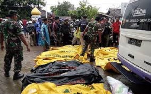 Tsunami deixa mais de 280 mortos na Indonésia