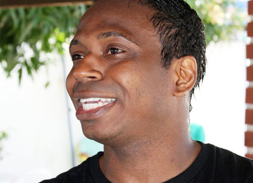 Ex-jogador Edílson deve R$ 122 mil de pensão alimentícia; amigos farão