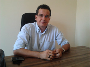 Weliton Lopes solicita sessão solene em homenagem a padre José Silva