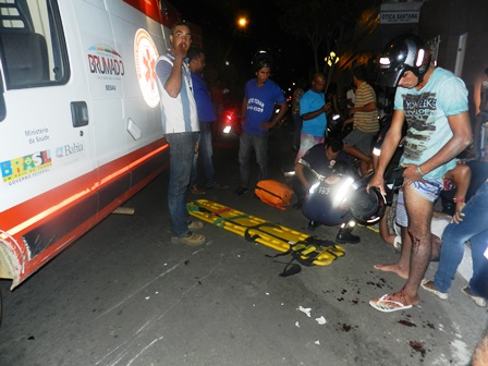 Falta de sinalização provoca colisão entre duas motos no centro da cidade