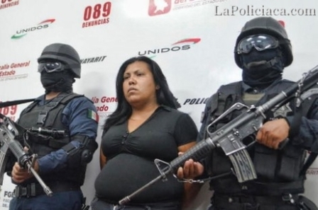 México: Polícia prende mulher que assassinou grávida e arrancou feto da barriga 