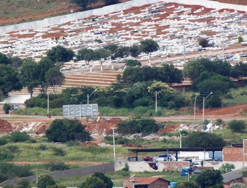 Armado e em uma motocicleta bandido assalta funcionário de empresa brumadense em frente ao cemitério Jardim Santa Inês 