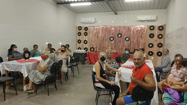 Brumado: Cras Esther Trindade Serra celebra Dia dos Avós com grupo de idosos