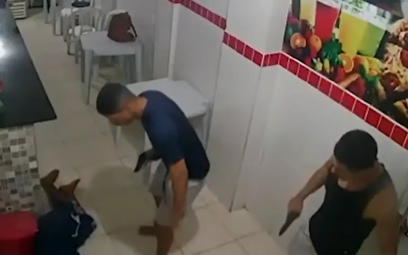 Homem é agredido por PMs armados em Macaúbas 