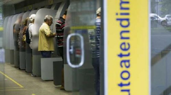 Agências bancárias atendem ao público até quinta-feira nesta última semana do ano