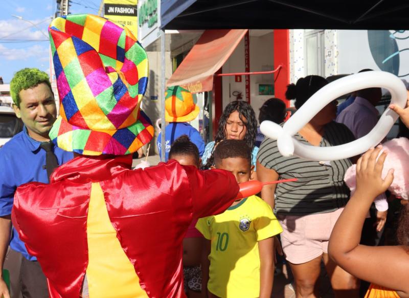 Distribuição de brinquedos, guloseimas e muitas brincadeiras marcaram o Dia das Crianças na Pax Nacional