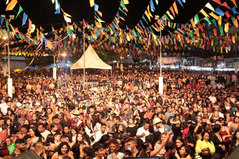 Brumado: São Pedro dos Olhos D'água registra recorde de público e belíssimas apresentações