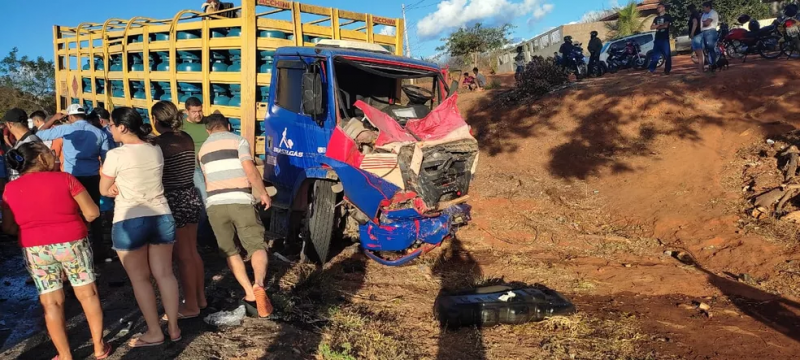 Acidente no entroncamento de Lagoa Real deixa quatro mortos e vários feridos