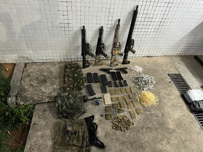 Cinco suspeitos de integrar facções morrem em confronto com a polícia e sete são presos nas últimas 12 horas na Bahia