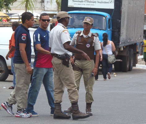 Carnaval 2014: Comandante da 34ª CIPM percorre todo circuito da folia dando a última conferida nos detalhes antes do inicio da festa 