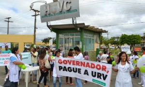 Servidores da saúde param atividades no Hospital de Base