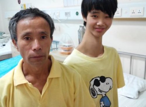 Garoto com dez vértebras na nuca deve passar por cirurgia para ter 'pescoço normal'