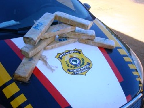 Final de semana de apreensão de drogas pela PRF na BR–116