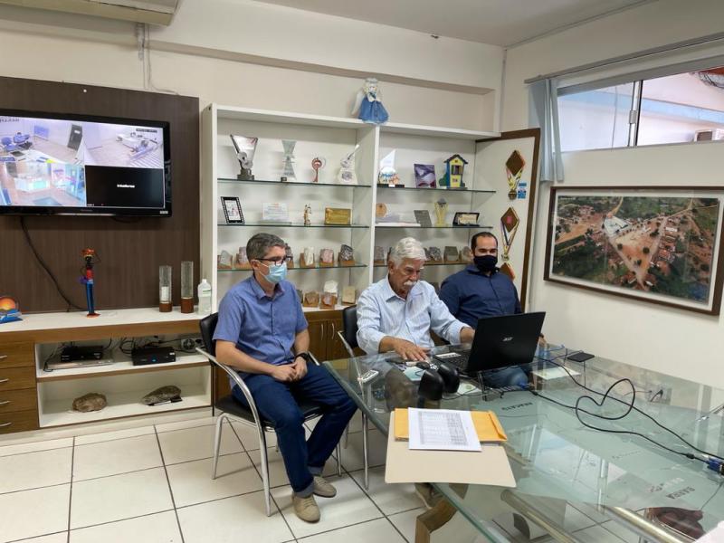 Prefeito Eduardo Vasconcelos participa da abertura da Qualificação para Gestores e Trabalhadores da Policlínica que será inaugurada nesta sexta-feira, dia 02