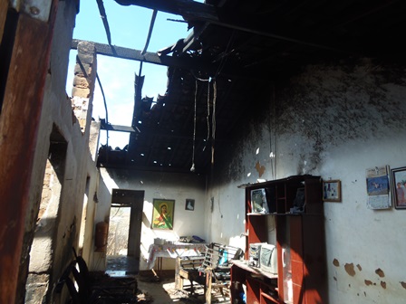 Após arrombar e furtar ladrões incendeiam residência na Vila Presidente Vargas