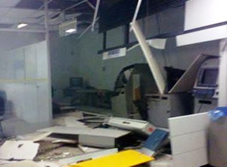 Candeal: Bandidos destroem agência do Banco do Brasil