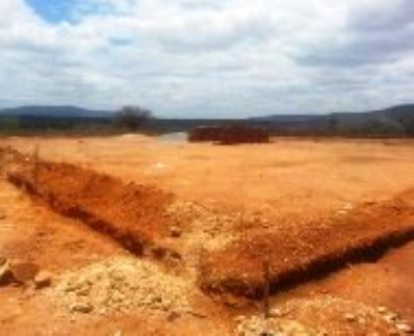 Prefeitura e Ministério da Saúde iniciam construção do PSF no Bairro Malhada Branca.