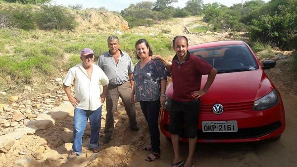 Lêda Matias garante restauração das estradas no município de Aracatu