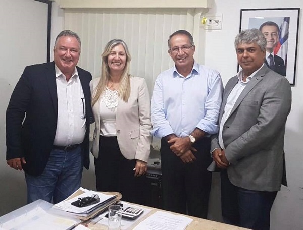 Malhada de Pedras: Prefeitura realiza calçamento em ruas do município e solicita demais benefícios para a população