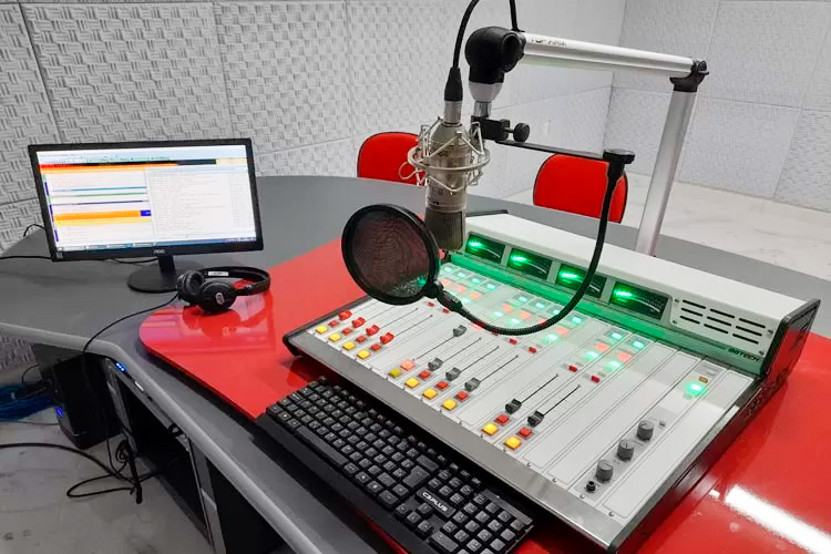 Rádio Câmara de Brumado chega tem sinal abrangente e leva informações do legislativo aos brumadenses