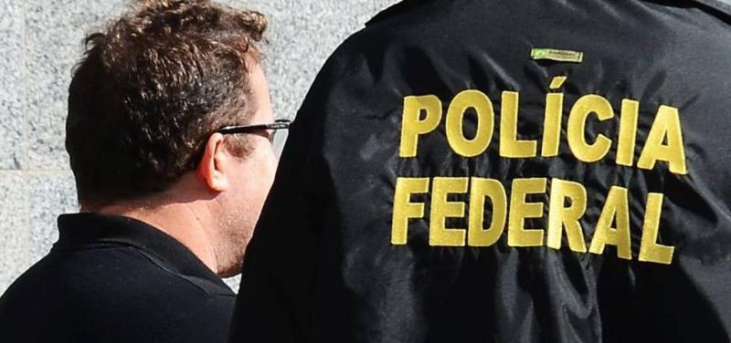 Polícia Federal cumpre mandados na Bahia em operação contra tráfico internacional de armas