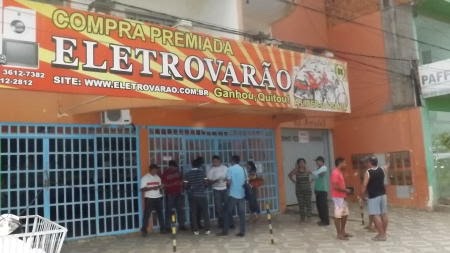 BARREIRAS: Empresa de consórcio de moto fecha e clientes cobram entrega de produtos