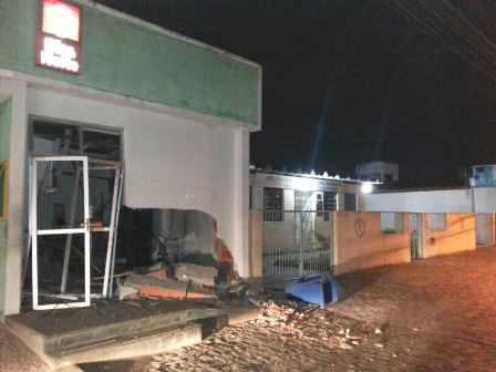 Mangabeira: Bandidos explodem caixa eletrônico que fica ao lado de delegacia 