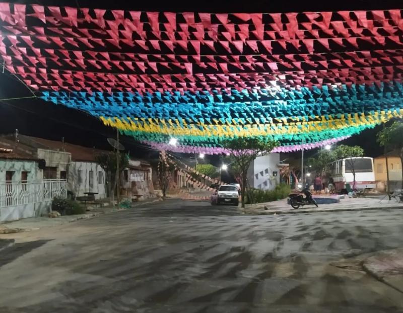 Prefeitura realiza últimos preparativos para o São João do Bairro Rua Nova em Aracatu