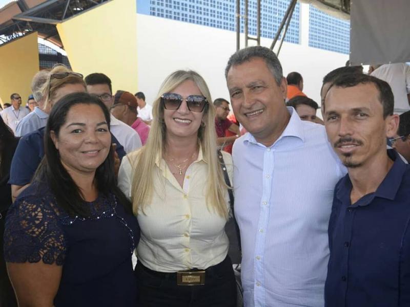 Prefeita de Malhada de Pedras recepciona Governador e participa de inauguração em Rio do Antônio