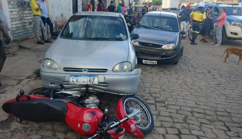 Embriagado, motorista bate em vários veículos e por pouco não causa uma tragédia em Brumado
