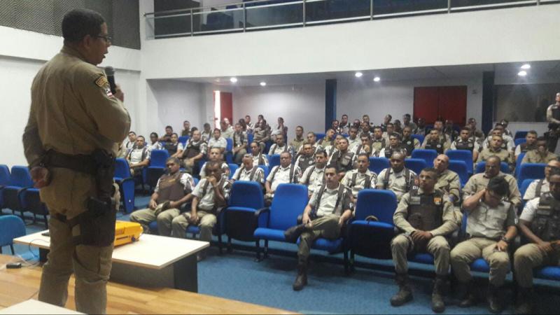 Polícia Militar de Brumado realiza parada para palestras e capacitação dos policiais