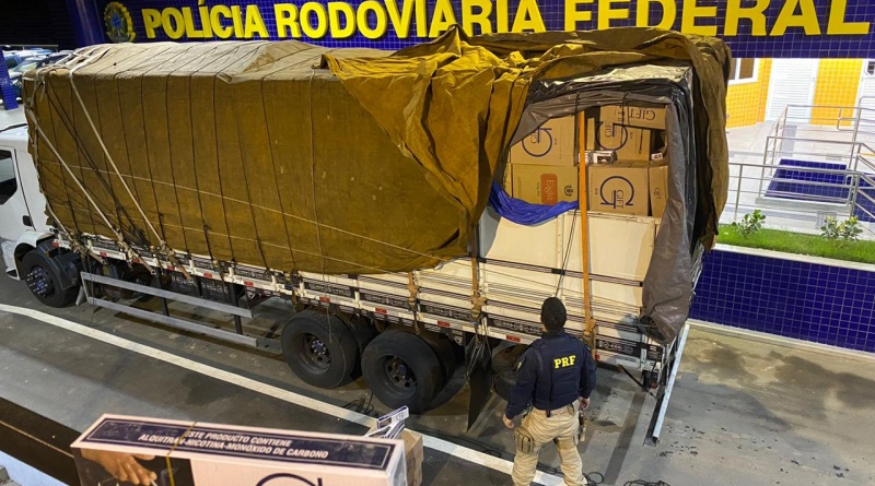 Vitória da Conquista: PRF prende contrabandista com carga de cigarros avaliada em 2 milhões de reais