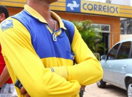 Trabalhadores dos Correios entram em greve