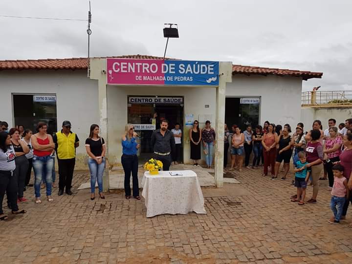 Prefeita de Malhada de Pedras assina Ordem de Serviços para reforma de Centro de Saúde