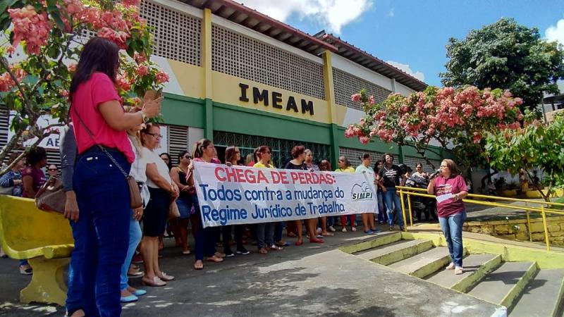 Greve dos professores por reajuste salarial completa um mês em Itabuna
