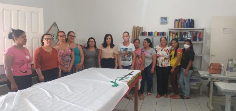 Oficina de corte e costura é iniciada no CRAS em Aracatu