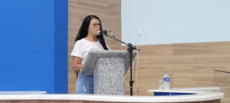 Elianar Guimarães ocupa Tribuna Livre para conscientizar sobre Autismo