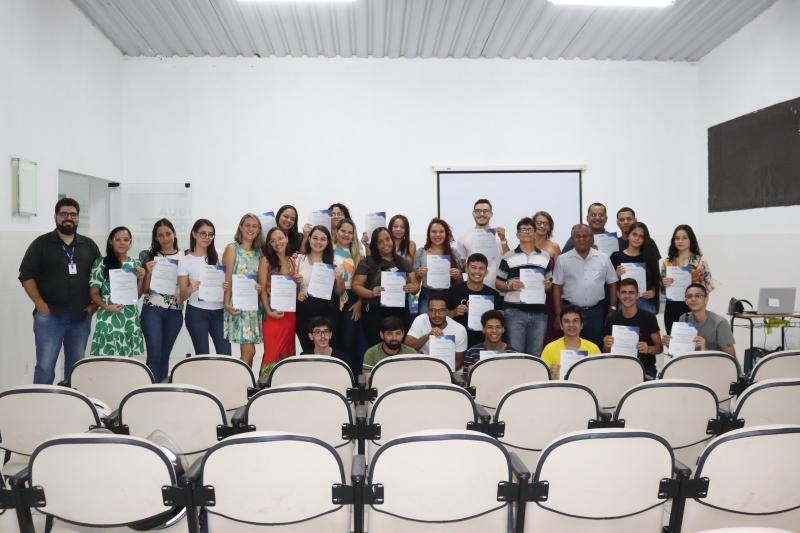Prefeitura de Brumado entrega certificados do curso de assistente administrativo