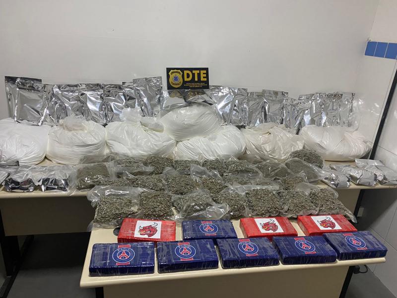 DTE de Feira prende cinco e apreende quase R$ 1 milhão em drogas