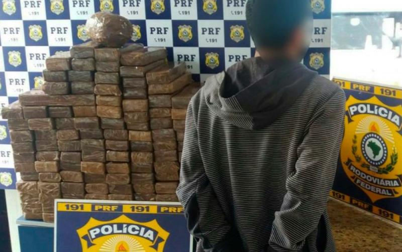 Polícia Rodoviária apreende 100 kg de maconha e prende uma pessoa em Vitória da Conquista