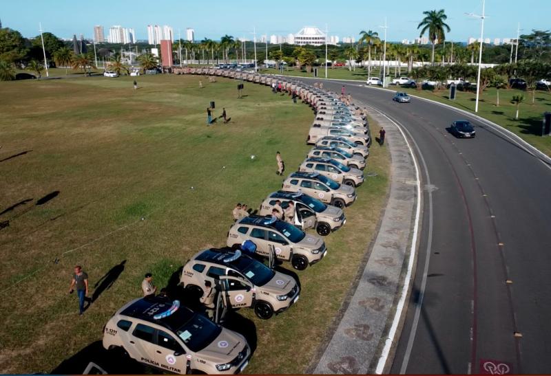 Governador entrega novas viaturas e assina projetos de lei que reestruturam a organização da Segurança Pública na Bahia