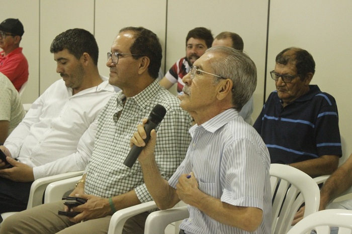 Prefeito de Ituaçu e o Presidente da Câmara de vereadores participam de seminário em Brumado