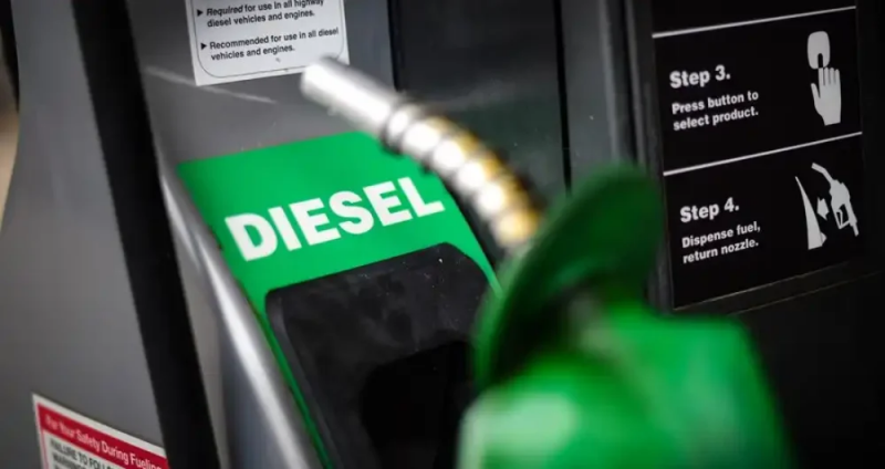 Petrobras reduz preço do diesel às distribuidoras nesta sexta