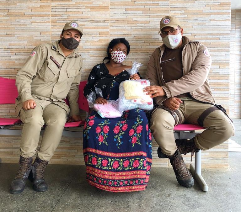 Vitória da Conquista: Ação da PM consegue cama, colchão e enxoval para bebê