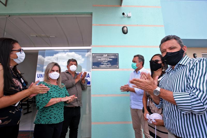 Rui Costa entrega obras em Rio do Antônio