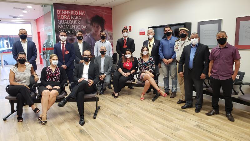 Banco Santander é inaugurado em Brumado, cerimônia contou com a presença do prefeito Eduardo Vasconcelos 