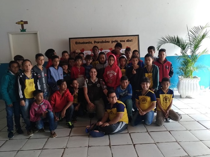 Aracatu: Palestra sobre bullying é realizda na Escola Benjamim com a PM Bittencourt