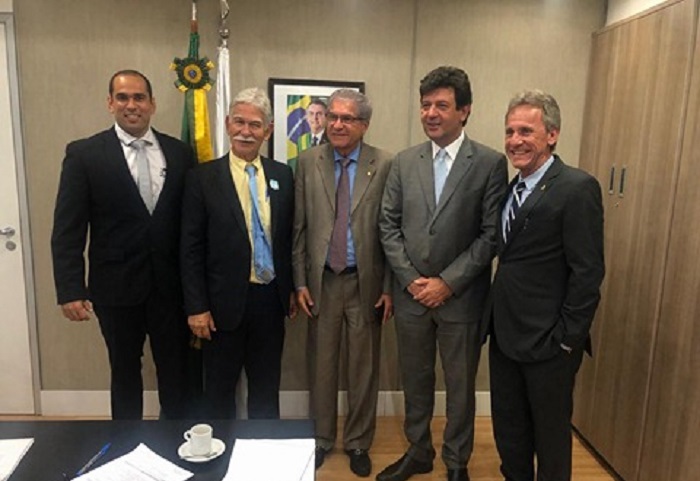 Prefeito de Brumado comemora liberação de renovação da frota do SAMU 192; ele agradece o apoio do deputado José Rocha